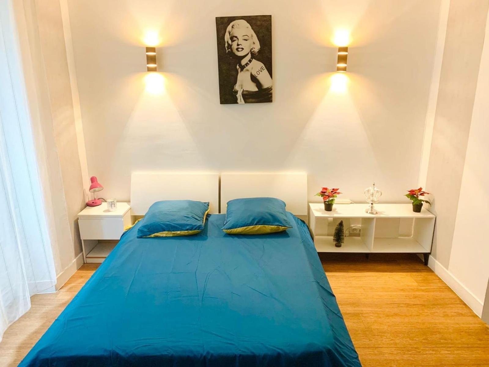 Eiffel Tower Champs De Mars Apartment Париж Екстериор снимка