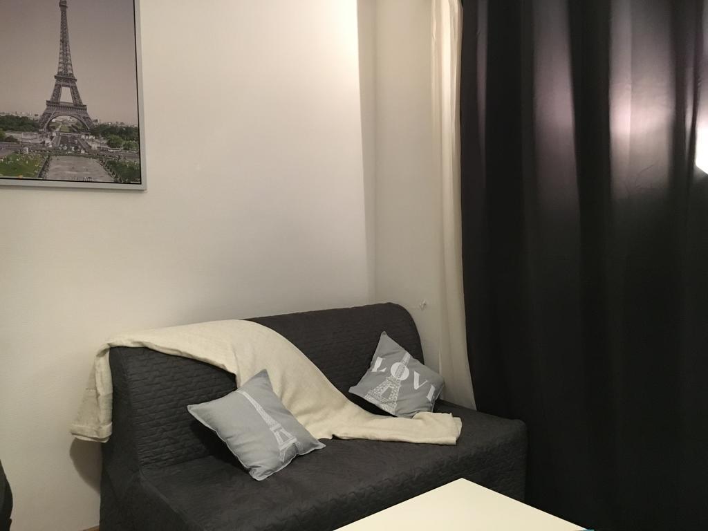 Eiffel Tower Champs De Mars Apartment Париж Екстериор снимка