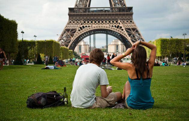 Eiffel Tower Champs De Mars Apartment Париж Екстериор снимка