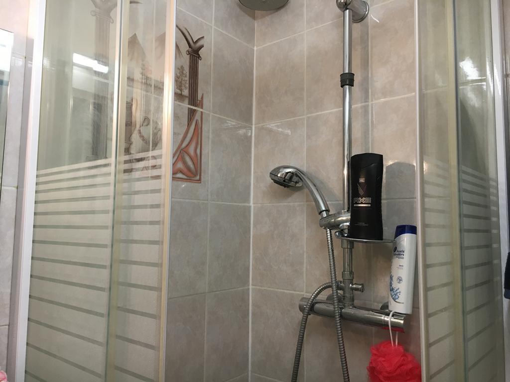 Eiffel Tower Champs De Mars Apartment Париж Екстериор снимка