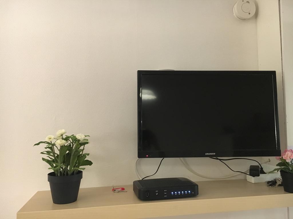 Eiffel Tower Champs De Mars Apartment Париж Екстериор снимка